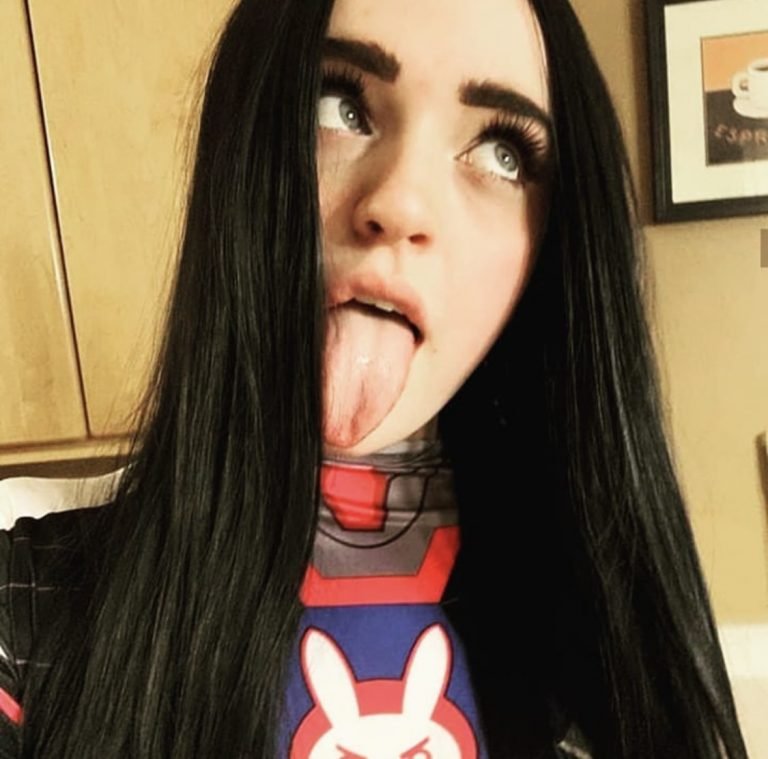 Black hair, big eyes and pretty face