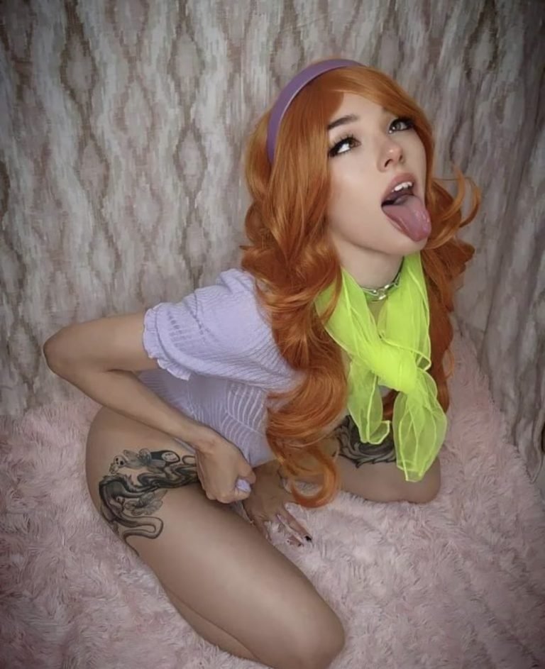 Vera Dinkley cosplay ahegao face