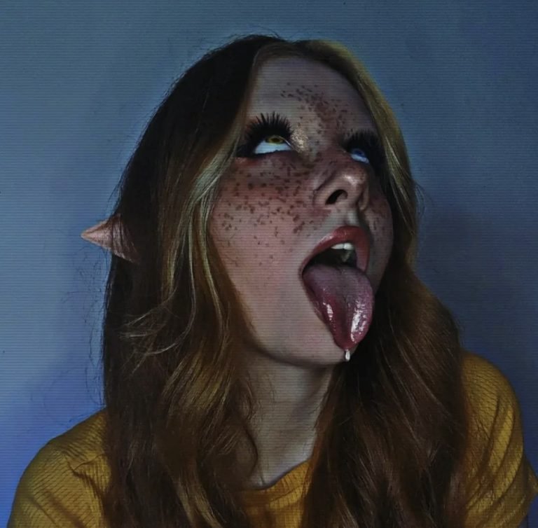 Beautiful elf girl 🤩