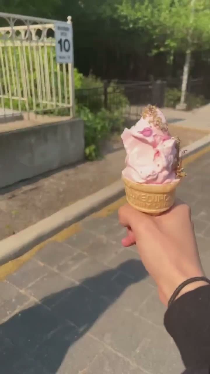 Little Ahegao Waifumiia gets soiled by ice cream 🍦