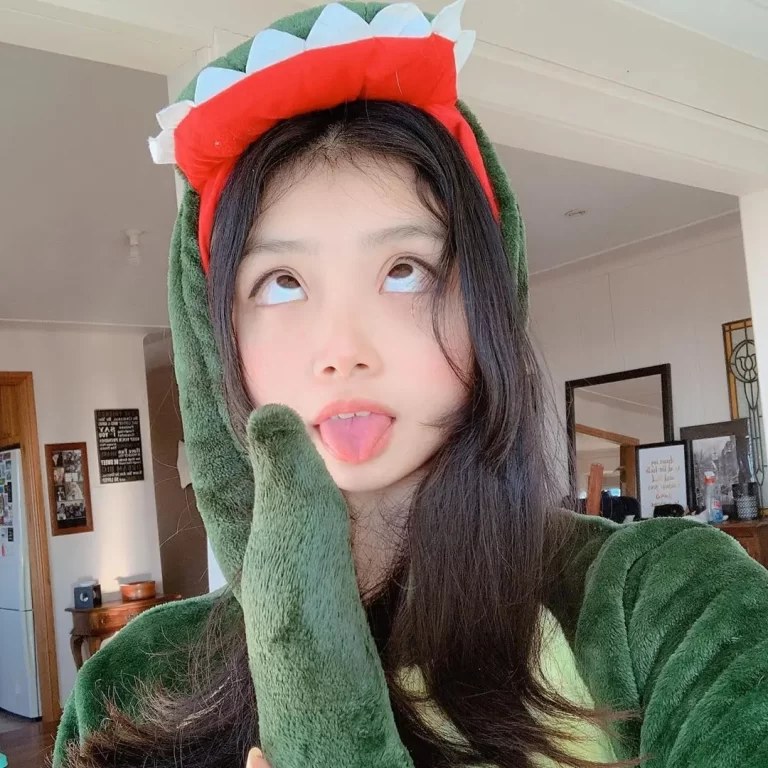 Tongue Telling Tempting Tales