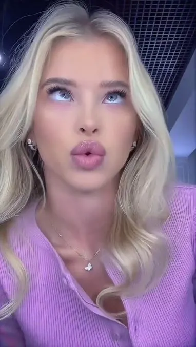Bruletova, the incredible Instagram girl with angel face