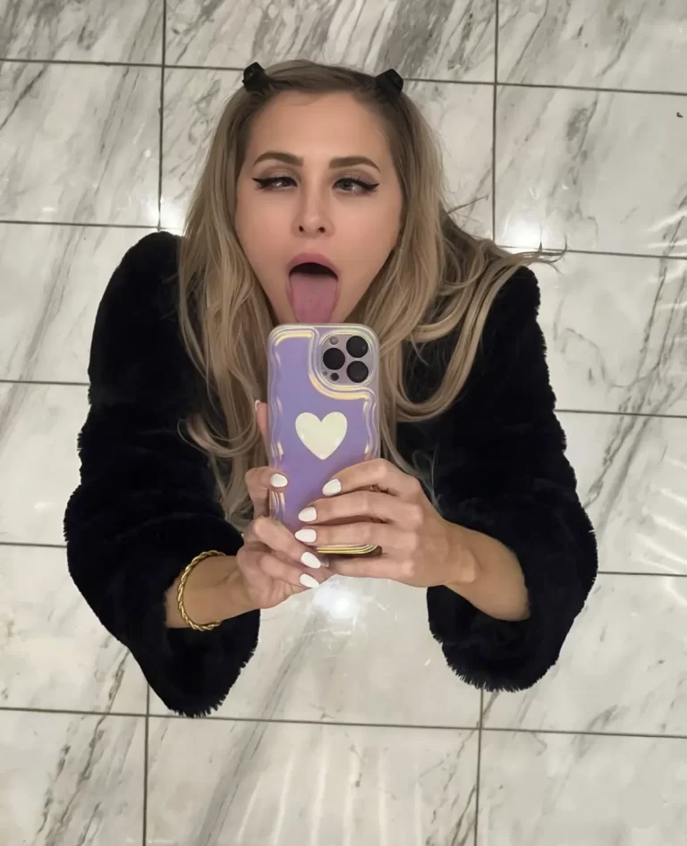 Alix Lynx Ahegao Face Porn