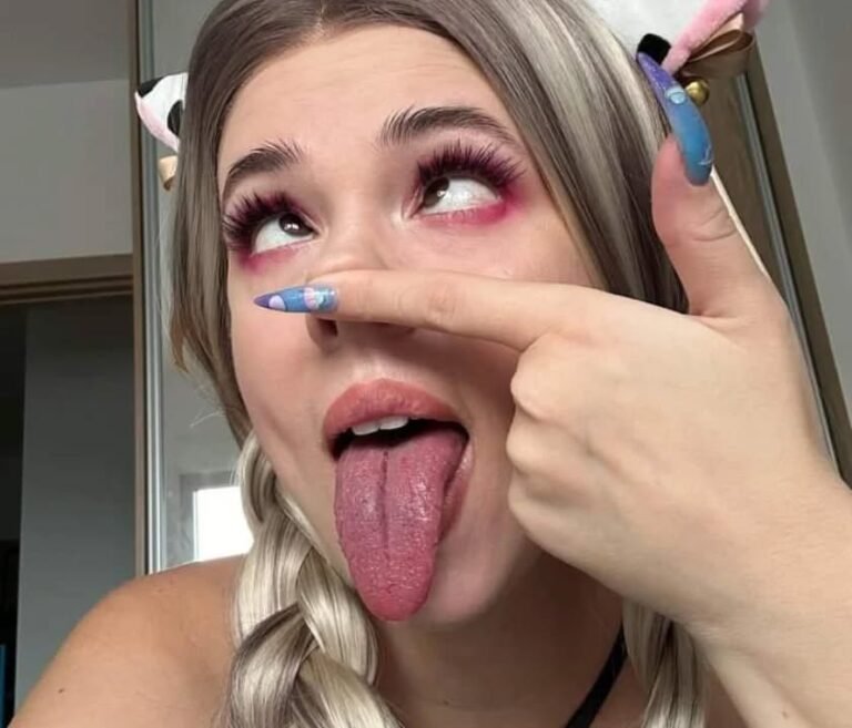Fairy Elfie is so slutty