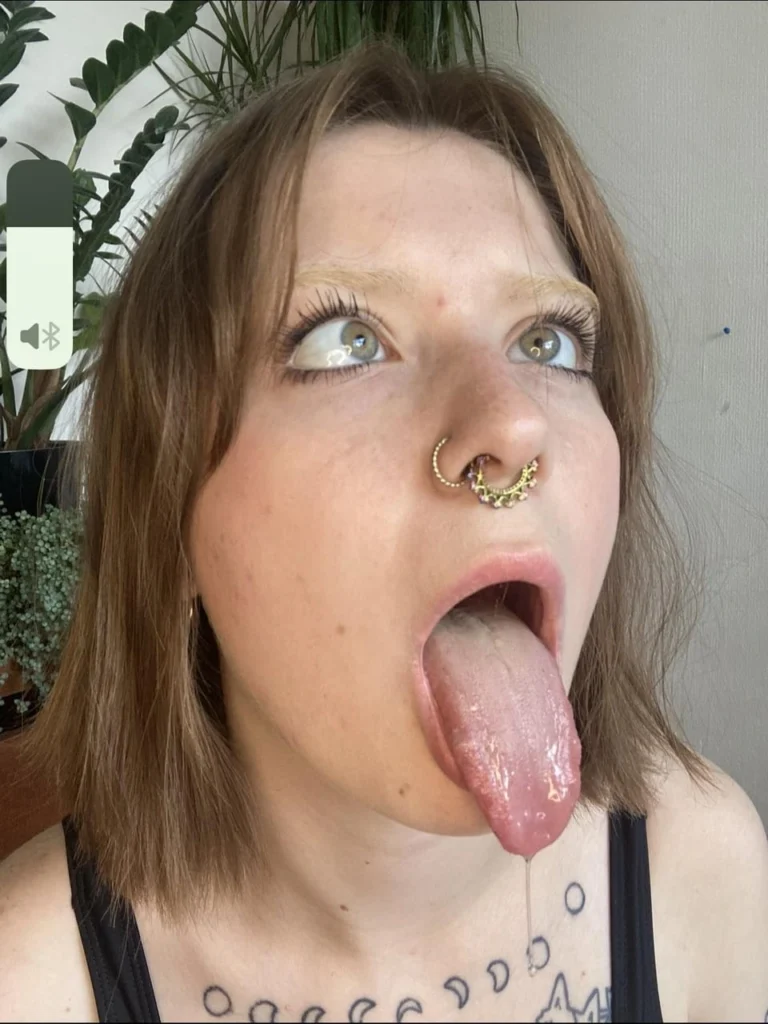 Je fais ahegao comme une vraie salope