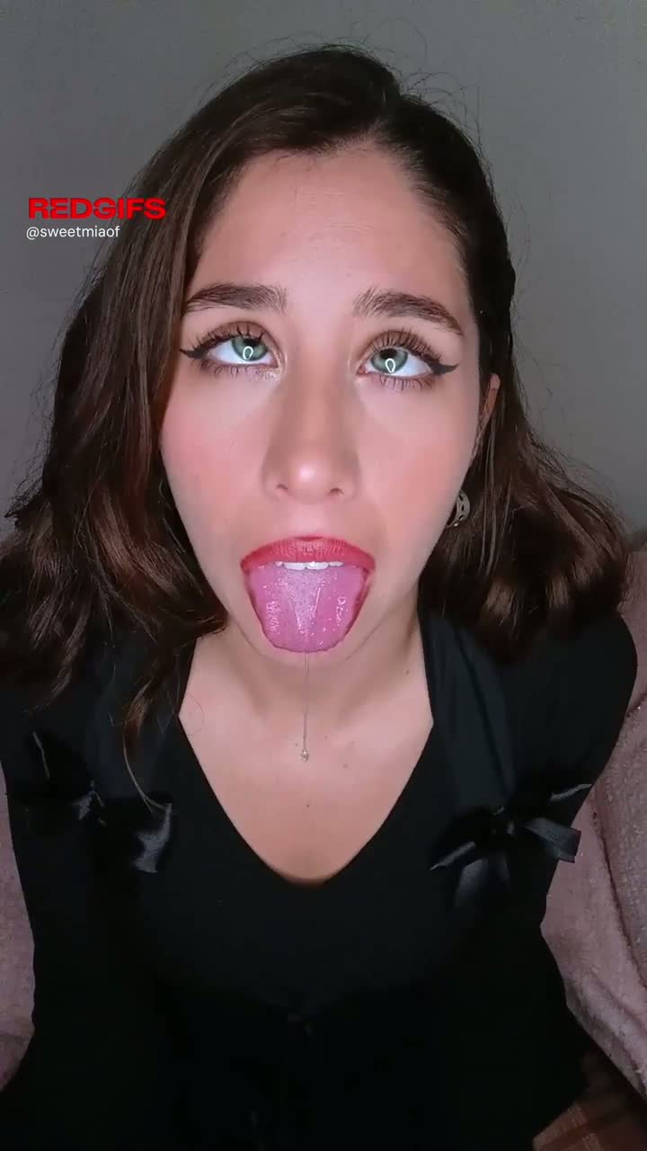 Big Beautiful Eyes Babe Drools
