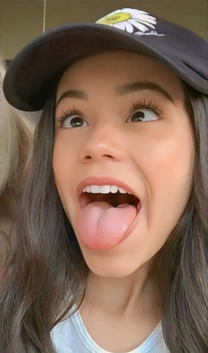 Jenna Ortega ready for blowjob