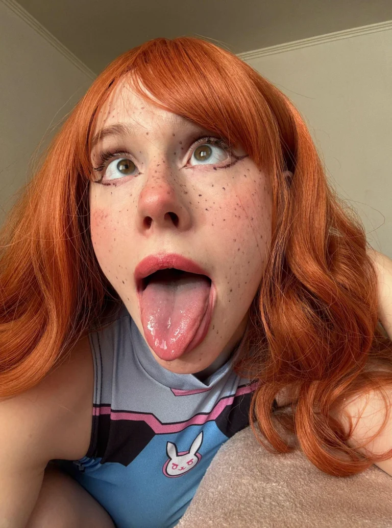 Pretty Face, Messy Hair and Cum on Her Mind