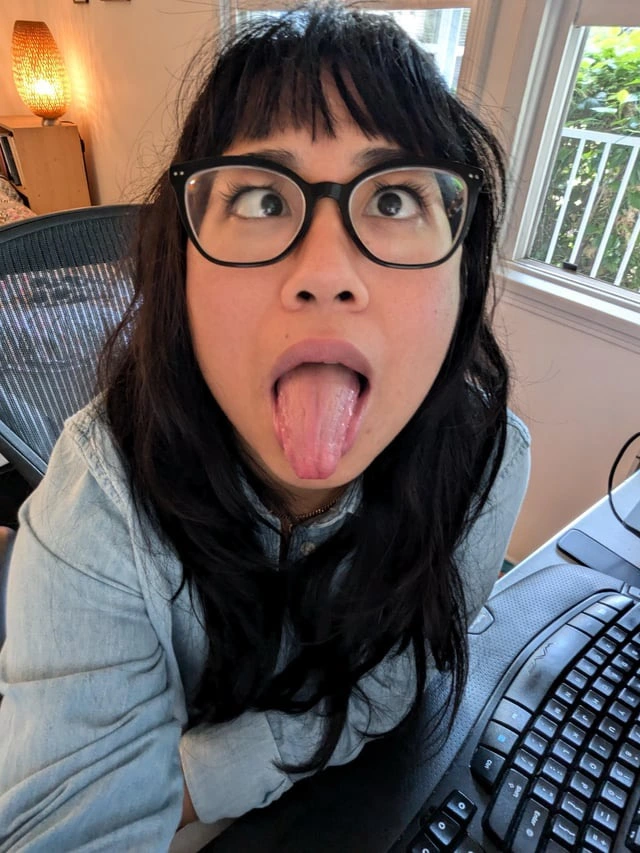 Natural beauty showing her sweet ahegao porn face